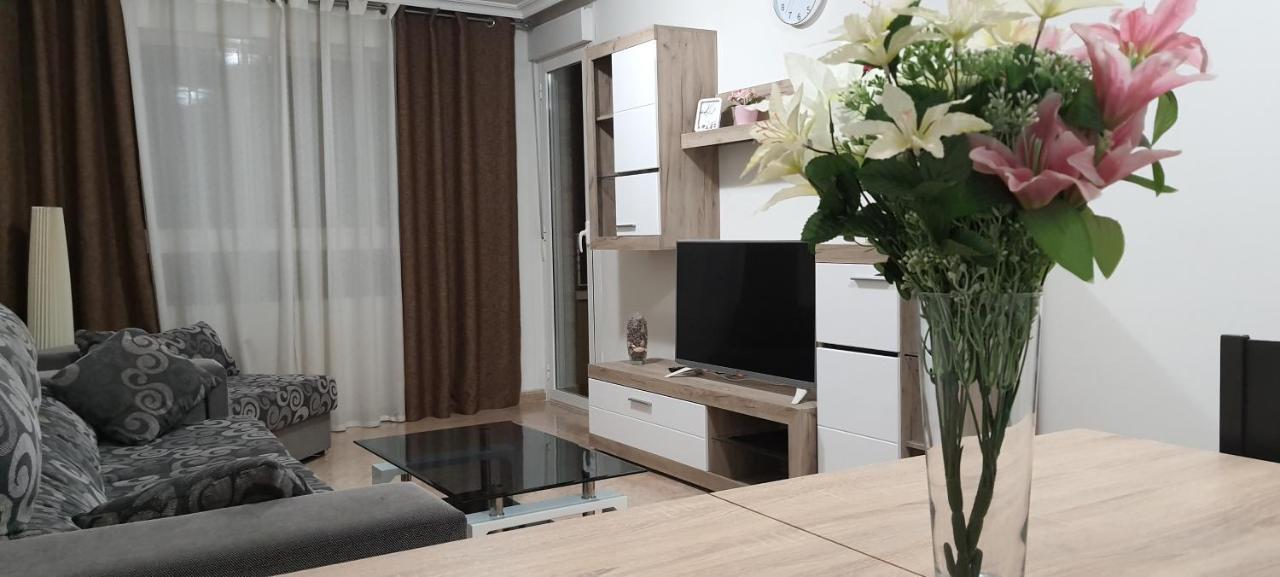 Apartamento Τορεβιέχα Εξωτερικό φωτογραφία